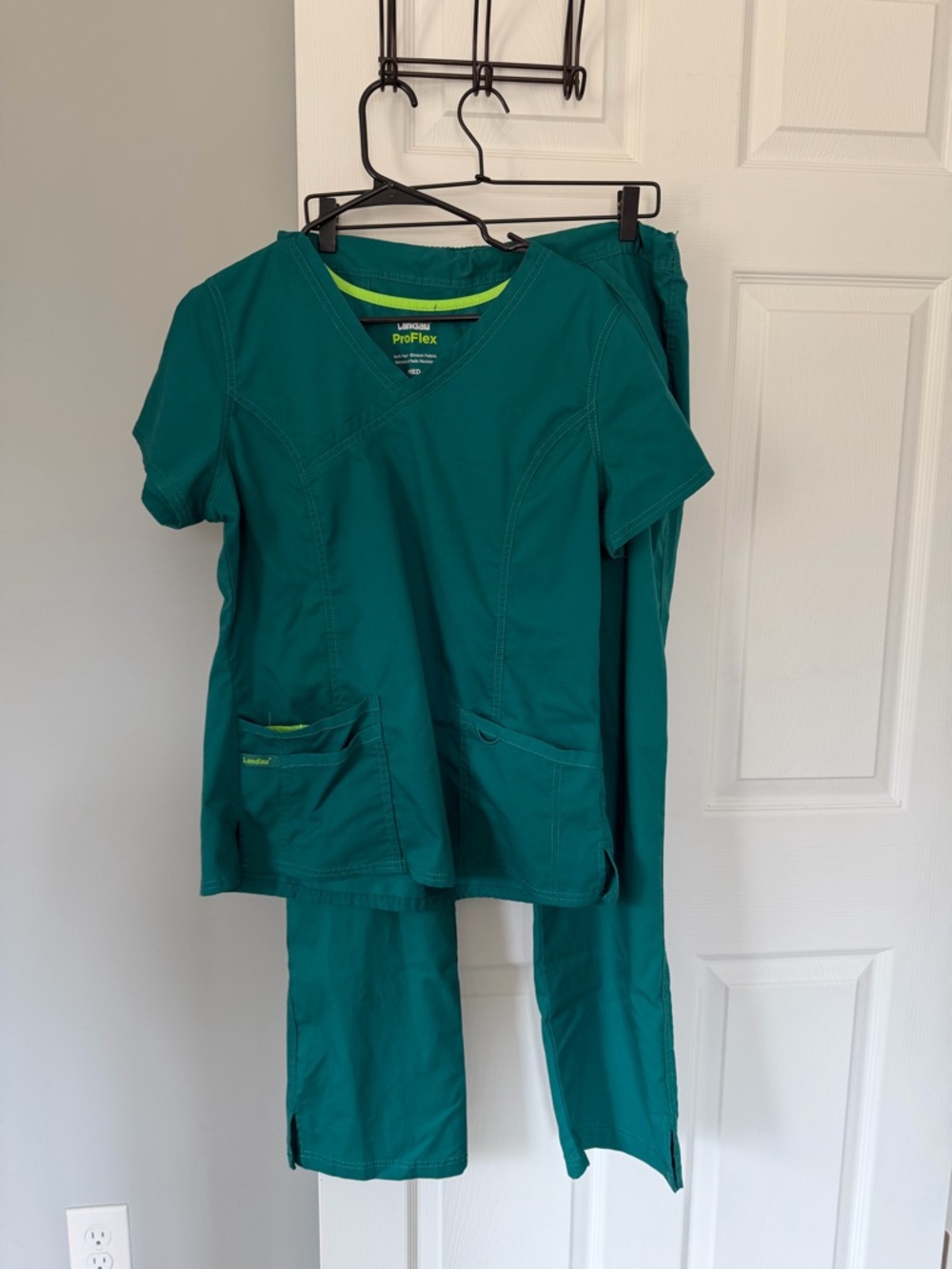 WonderWink ProFlex Emerald Green Scrub Set